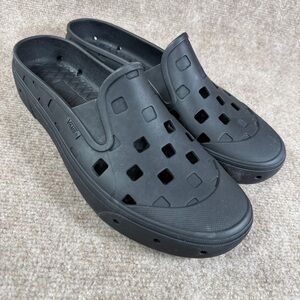 Vans Shoes Men’s 11 Slip On Sneaker Trek Water Shoes Rubber Clogs Beach Pool Blk